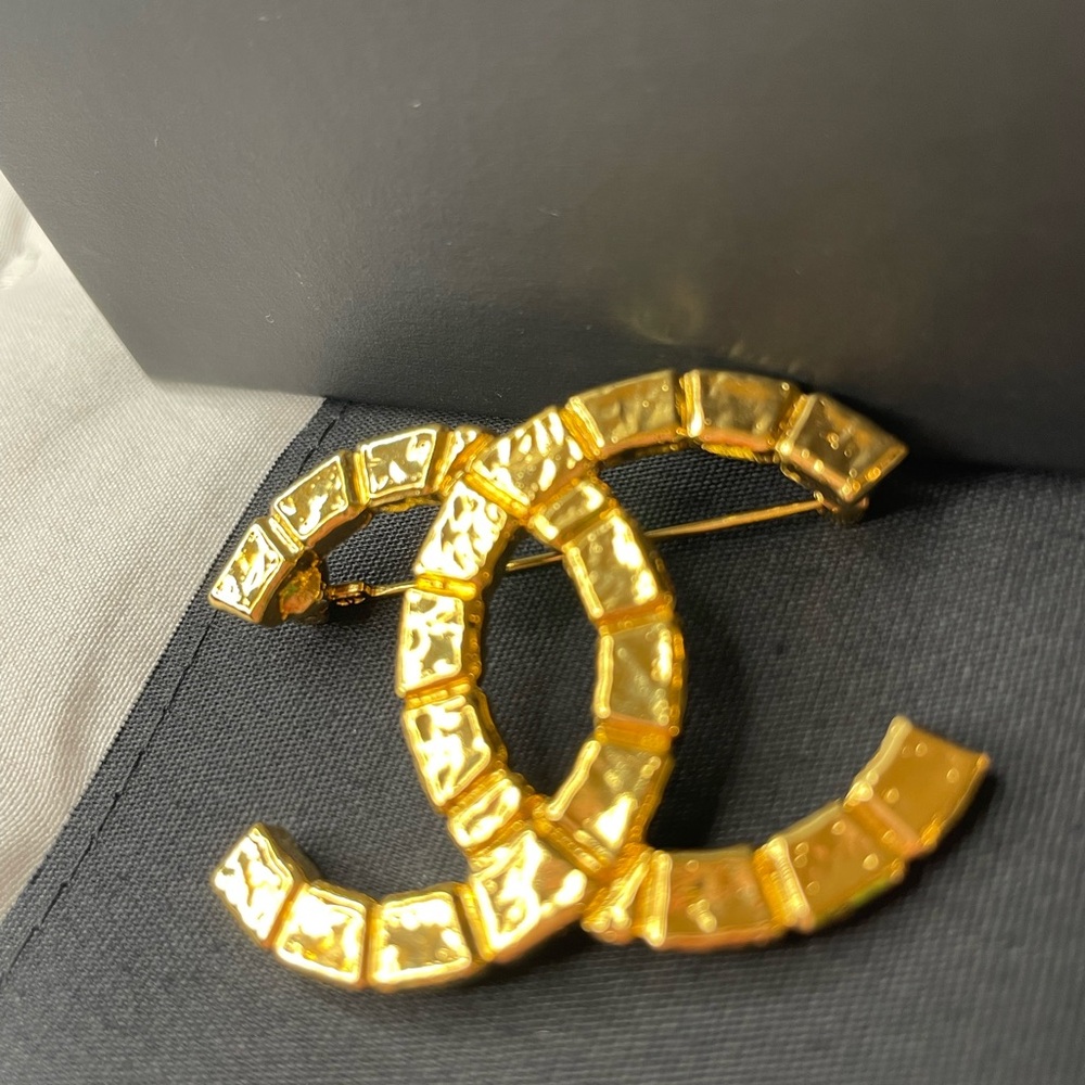 Golden CC broach